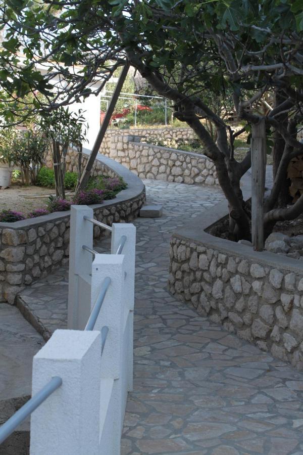 Apartments By The Sea Kustici, Pag - 6335 Zubovići Exteriör bild
