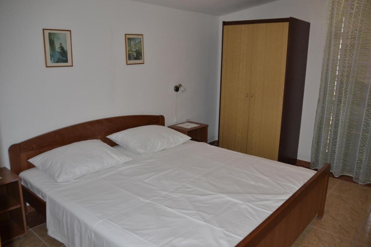 Apartments By The Sea Kustici, Pag - 6335 Zubovići Exteriör bild