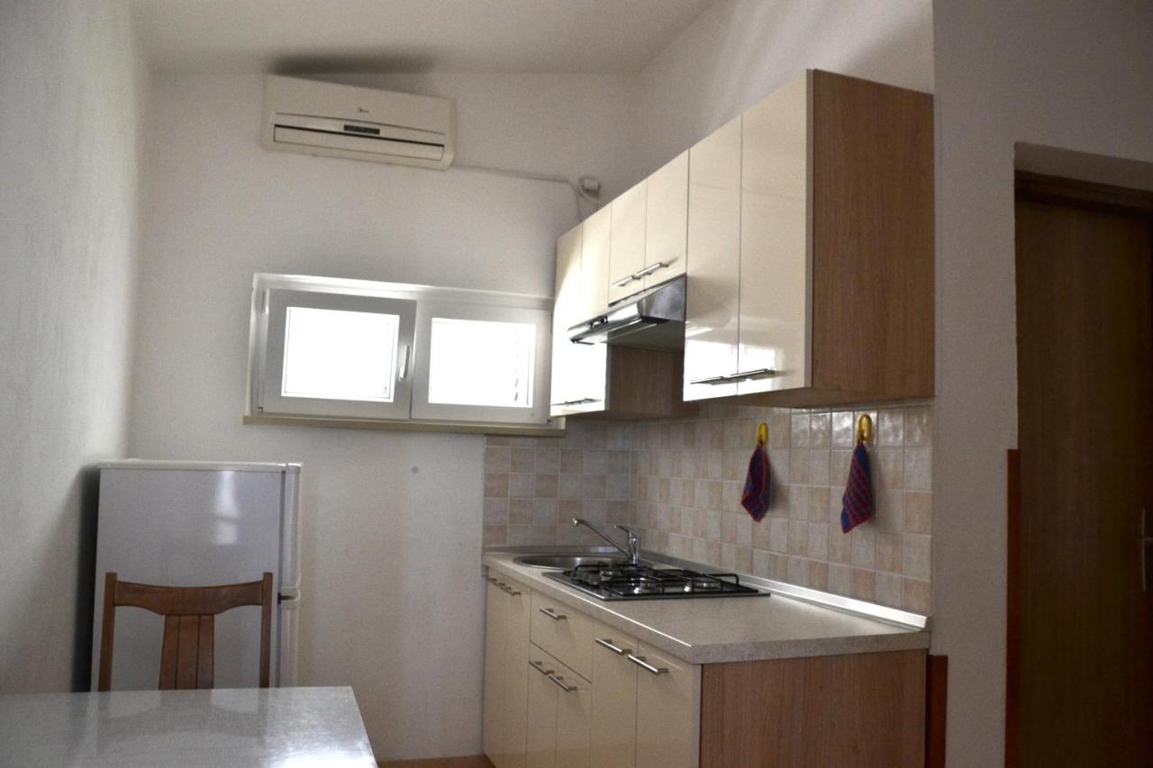 Apartments By The Sea Kustici, Pag - 6335 Zubovići Exteriör bild