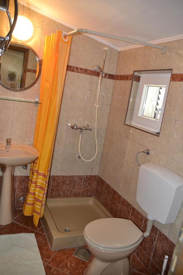 Apartments By The Sea Kustici, Pag - 6335 Zubovići Exteriör bild