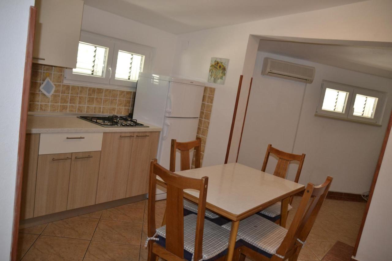 Apartments By The Sea Kustici, Pag - 6335 Zubovići Exteriör bild